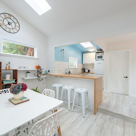 Peaceful & Private City Cottage With Carparks Wellington Exterior foto